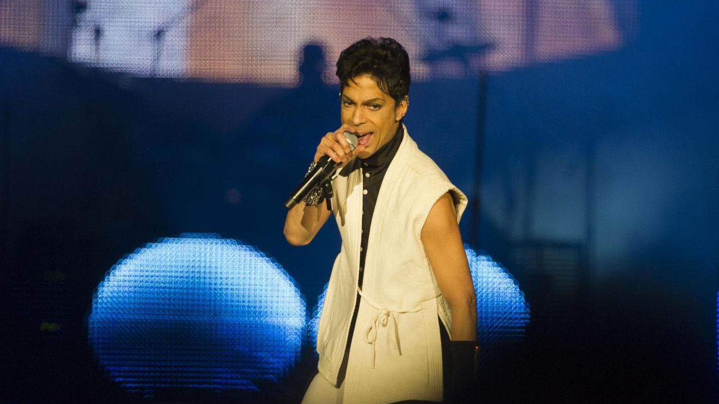 Prince, nuovi dettagli a un anno dalla morte: casa piena di oppiacei