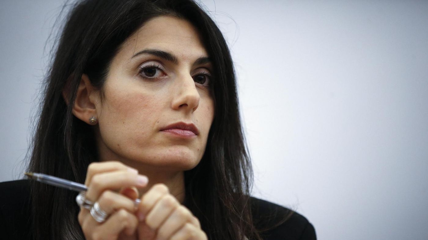 M5S, vertice da Grillo. Gli ortodossi: Scuse Raggi non bastano