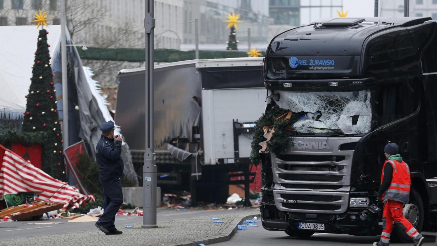 Strage di Berlino, in corso prova del dna su presunto attentatore