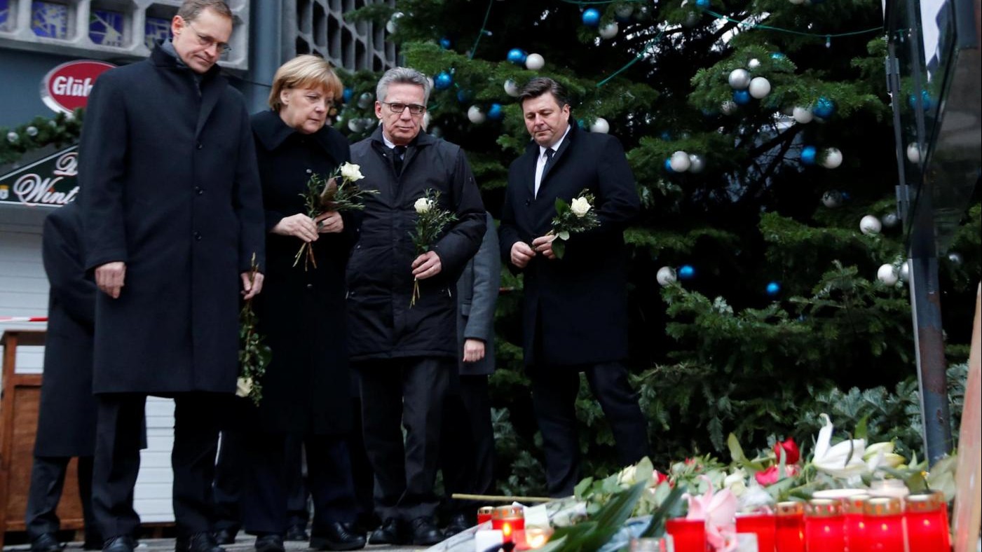 Berlino, ministro Interno tedesco: Prudenza su rivendicazione Isis