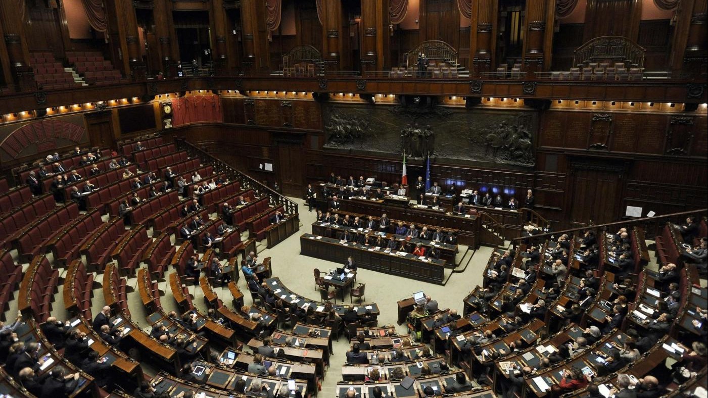Legge elettorale, inedito asse Pd-M5S-Fi: Si attenda la Consulta