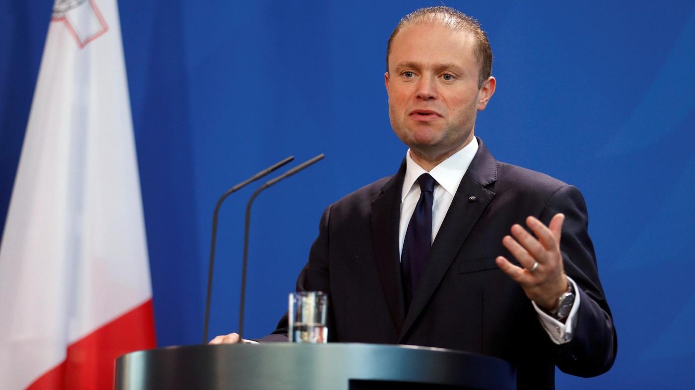Malta, il premier: Dirottatori liberano gli ostaggi
