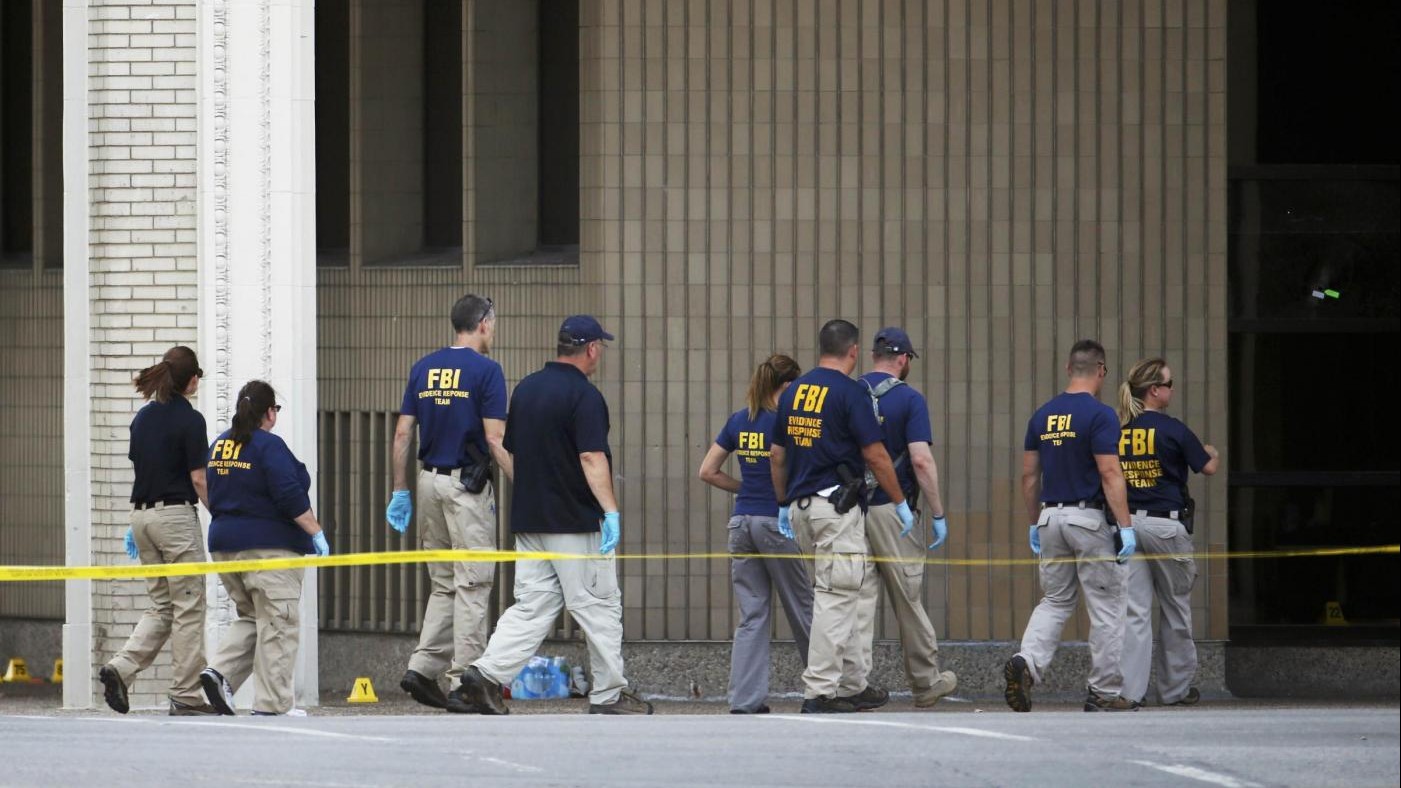 Terrorismo, allerta Fbi: Attacchi Isis in chiese e luoghi pubblici Usa