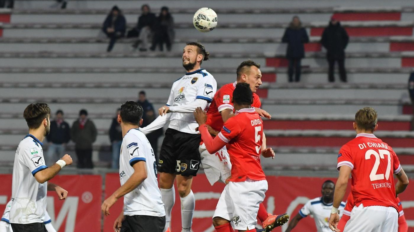 Serie B, pareggio tra Perugia e Latina: 1-1 al ‘Curi’