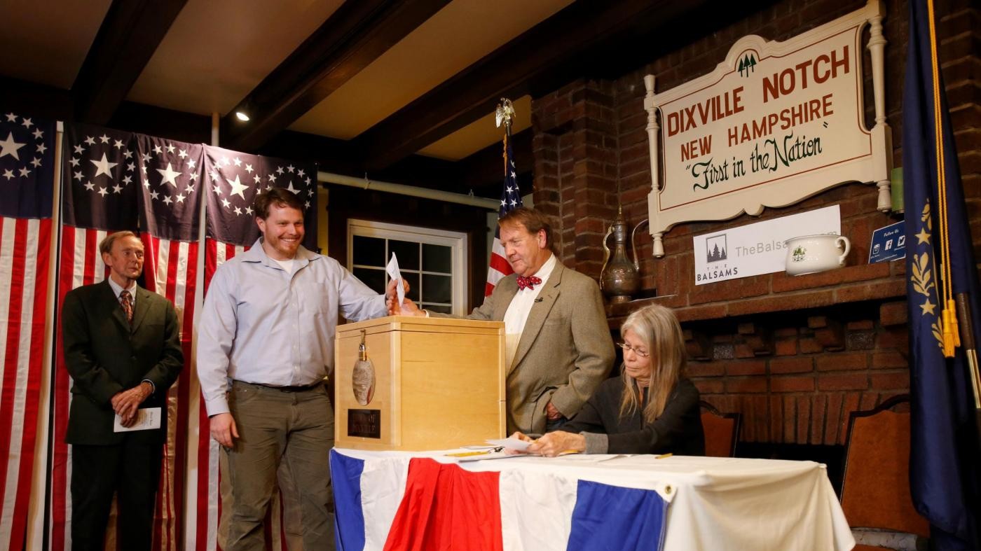 FOTO Usa 2016, a Dixville Notch nel New Hampshire voto già chiuso