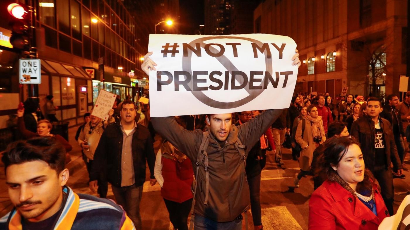 FOTO Not my President: proteste in Usa contro Trump