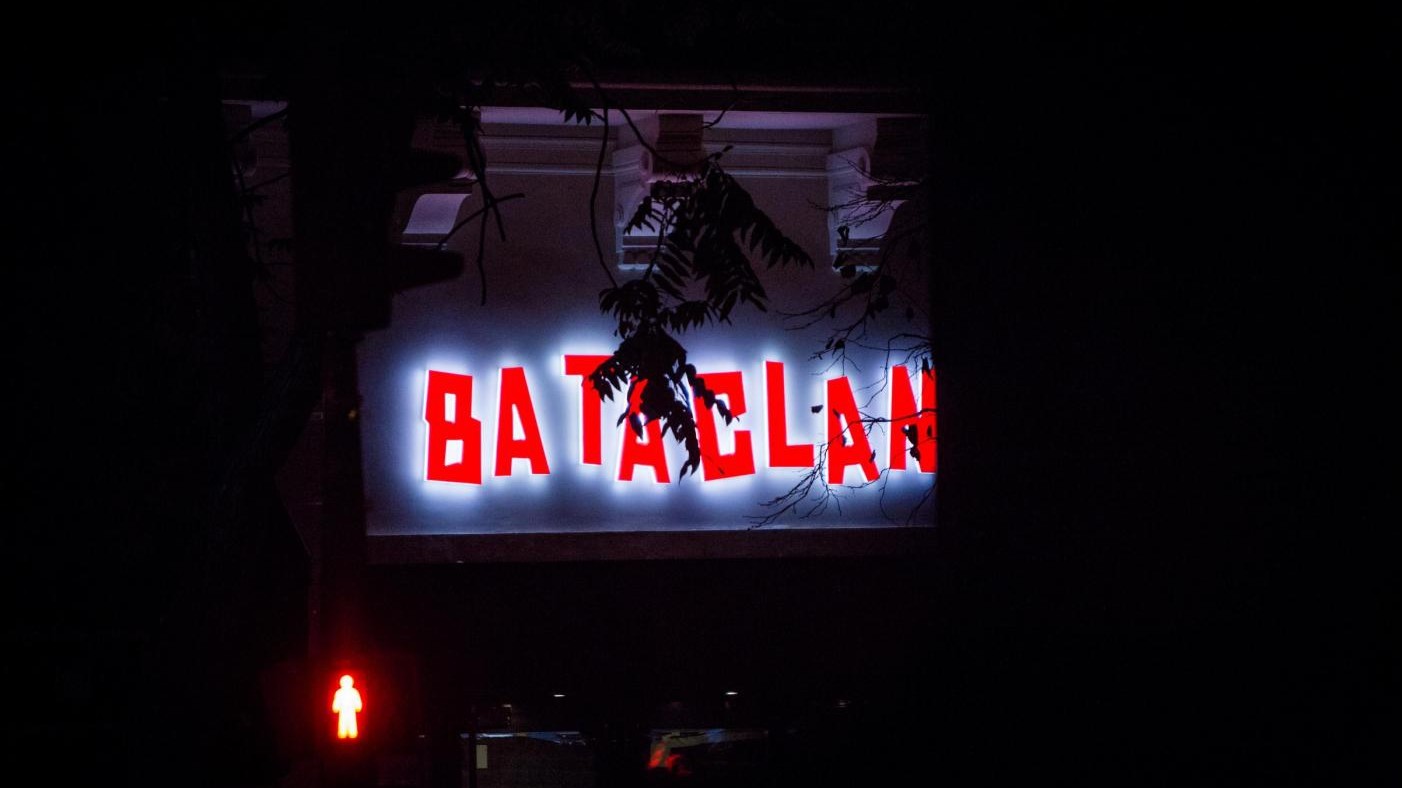 FOTO Riapre il Bataclan a un anno dagli attentati