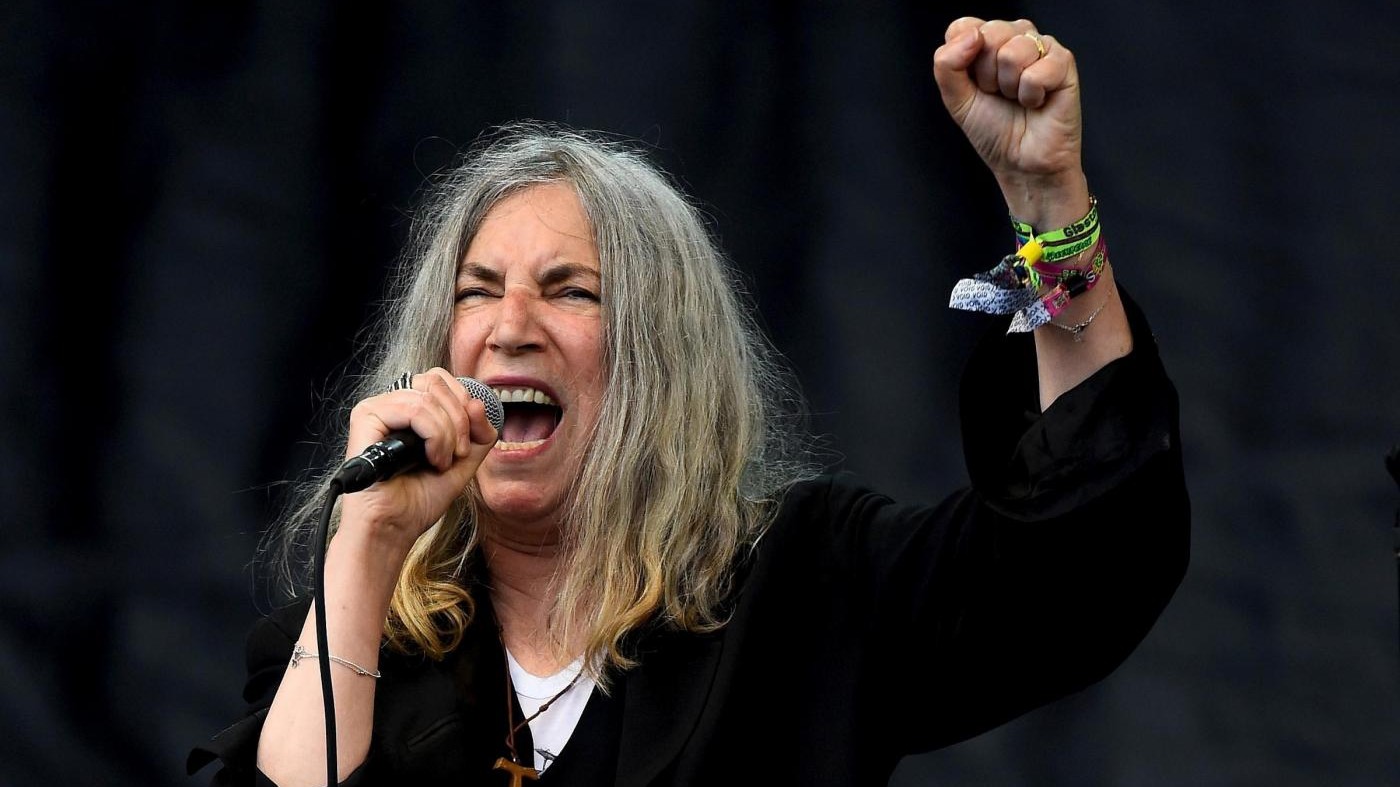 Auguri a Patti Smith: 70 anni per la sacerdotessa del rock