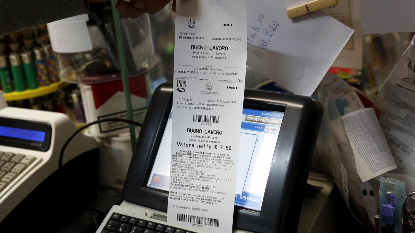Lavoro, Uil: Dal 2008 utilizzo voucher aumentato di 27 volte
