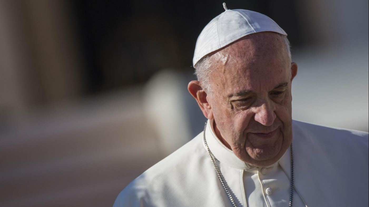 Papa: Giovani emarginati obbligati a mendicare lavoro