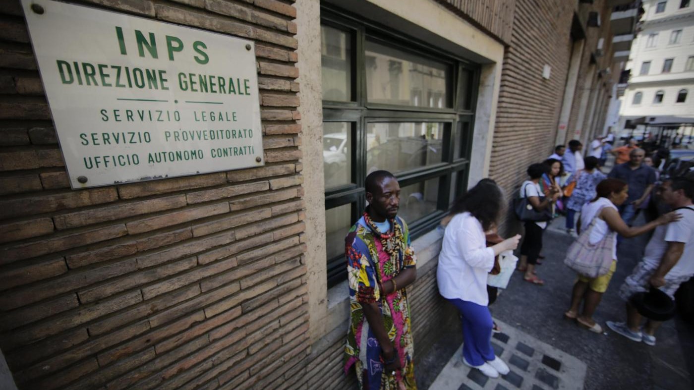 Pensioni, ristabilito pagamento 1° giorno bancabile del mese
