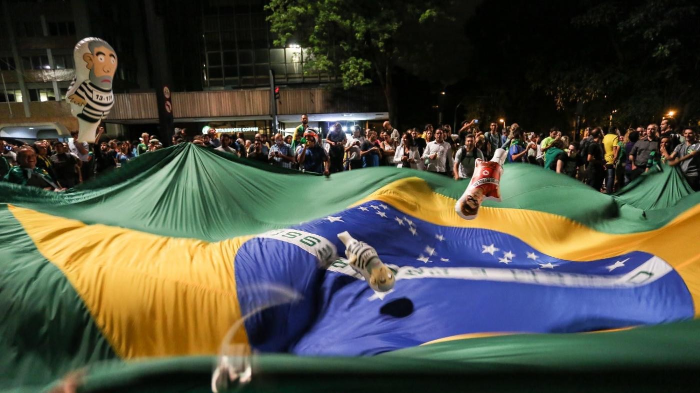 Brasile, Lula al governo: proteste in piazza