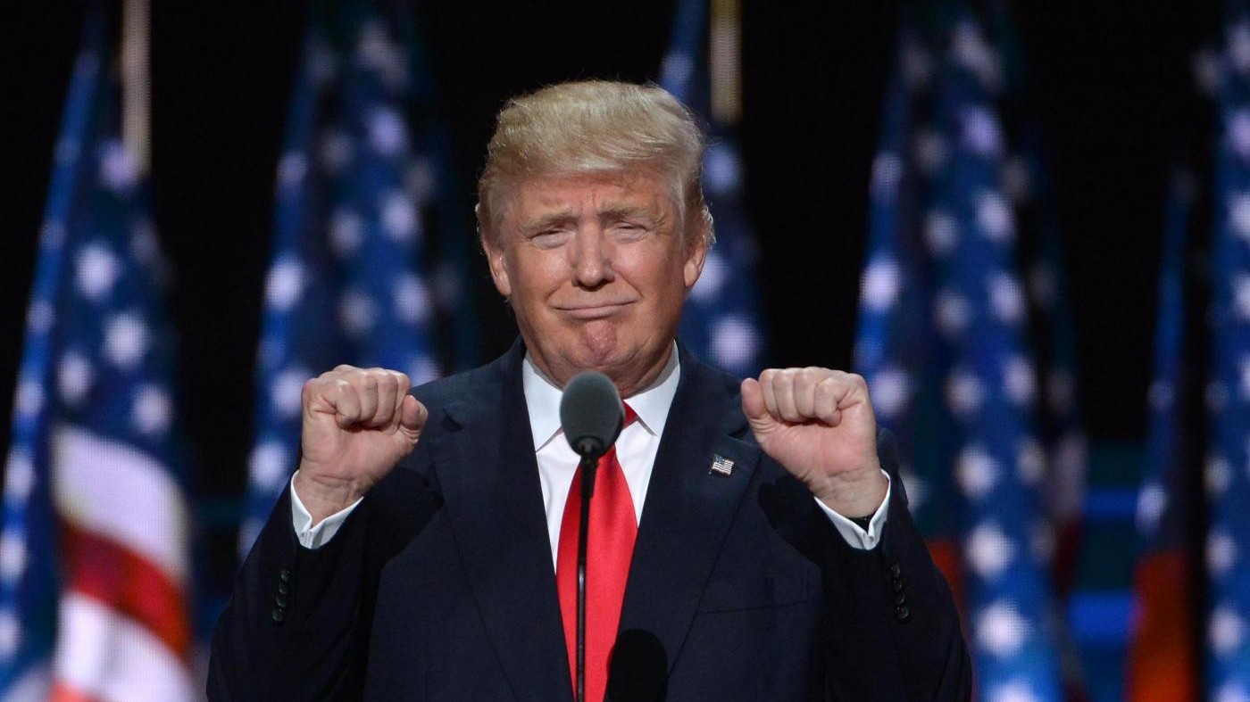 Trump chiede verifiche su costi per costruzione muri ai confini
