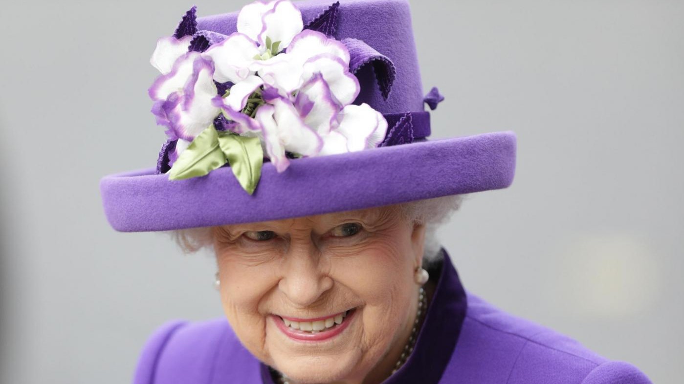 Buckingham Palace rassicura: regina Elisabetta in via guarigione