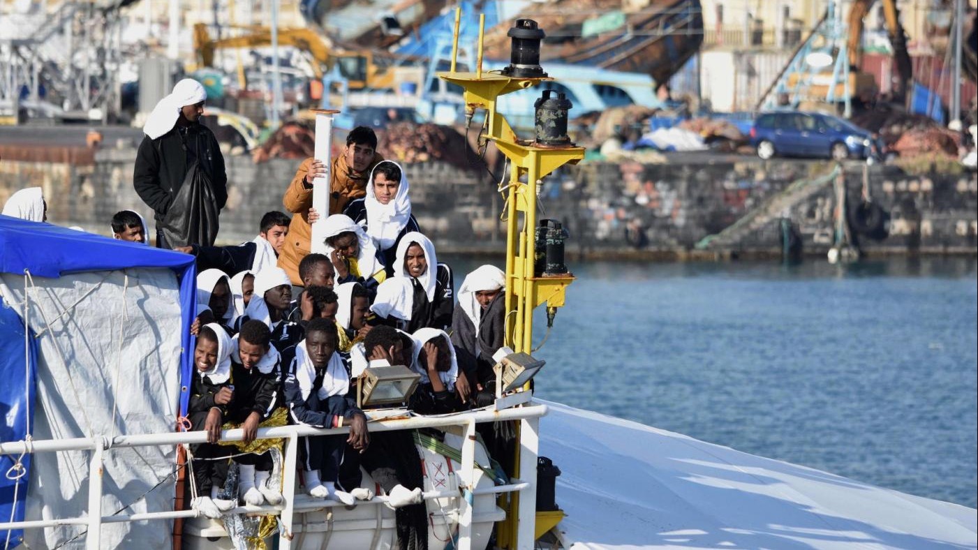 Migranti, nel 2016 è record di sbarchi in Italia: 181mila