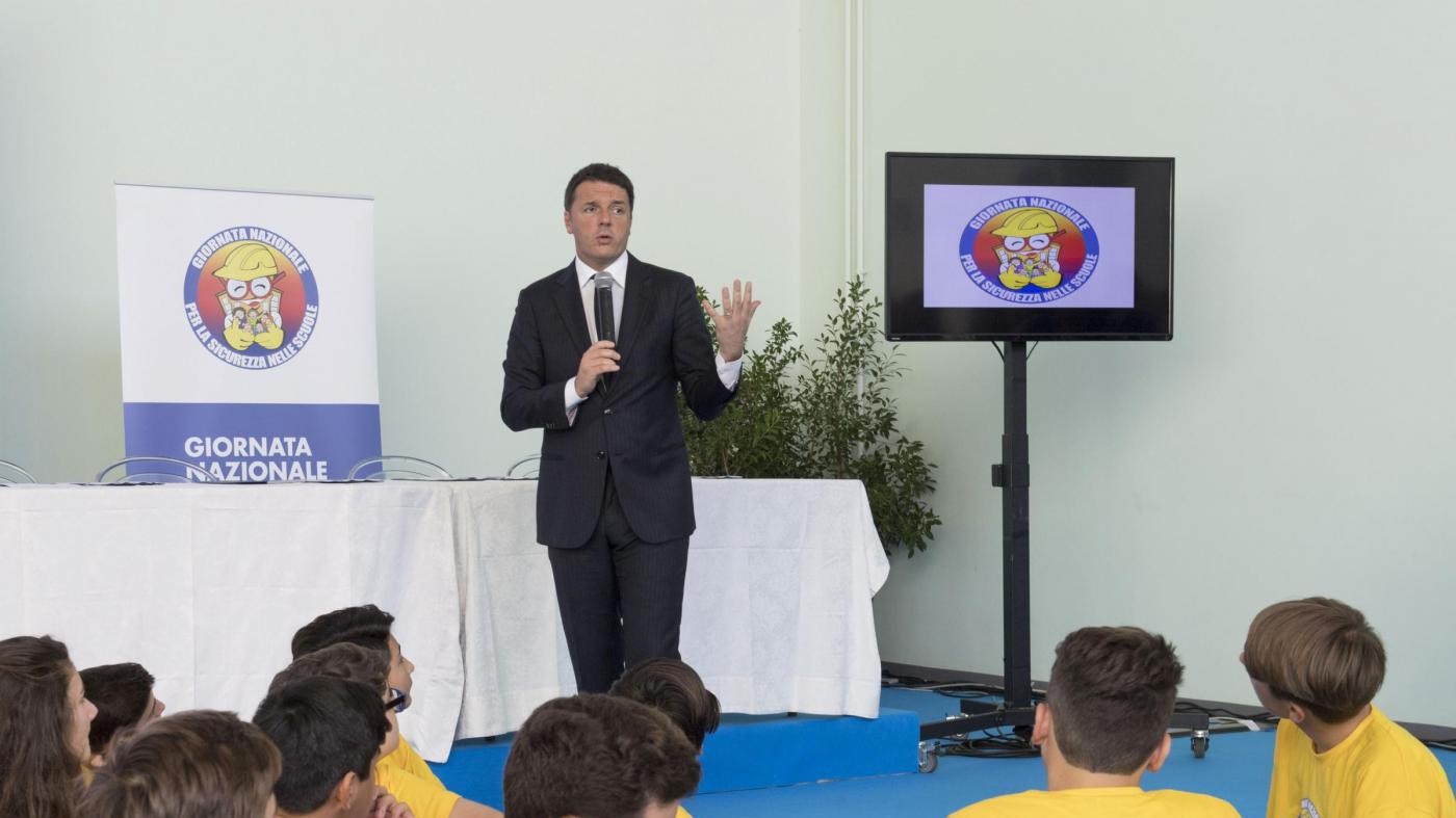 Renzi firma protocollo con Bei, 530 milioni per edilizia scolastica