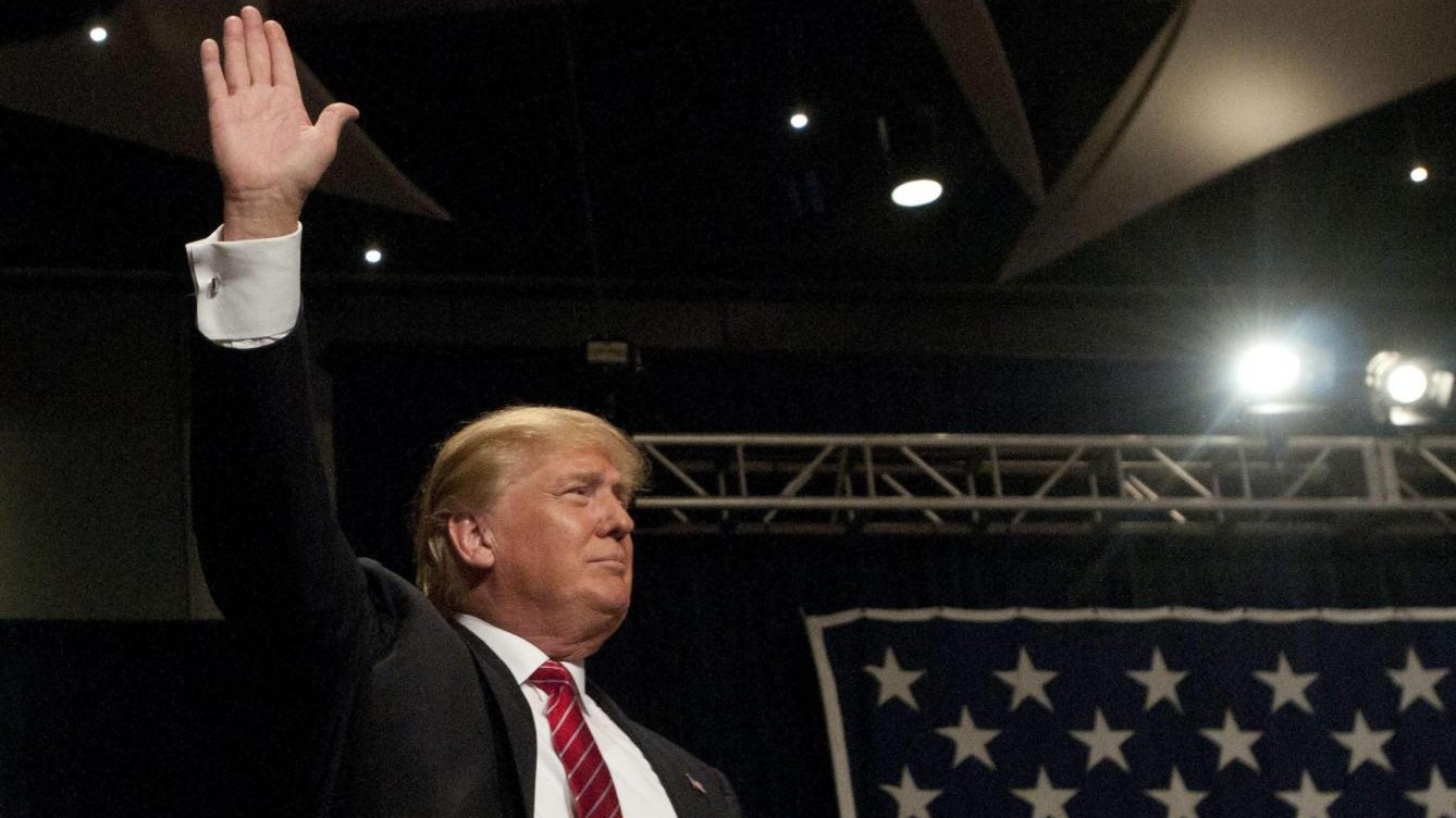 Trump apre sul clima e su Clinton: Perseguirla sarebbe divisivo