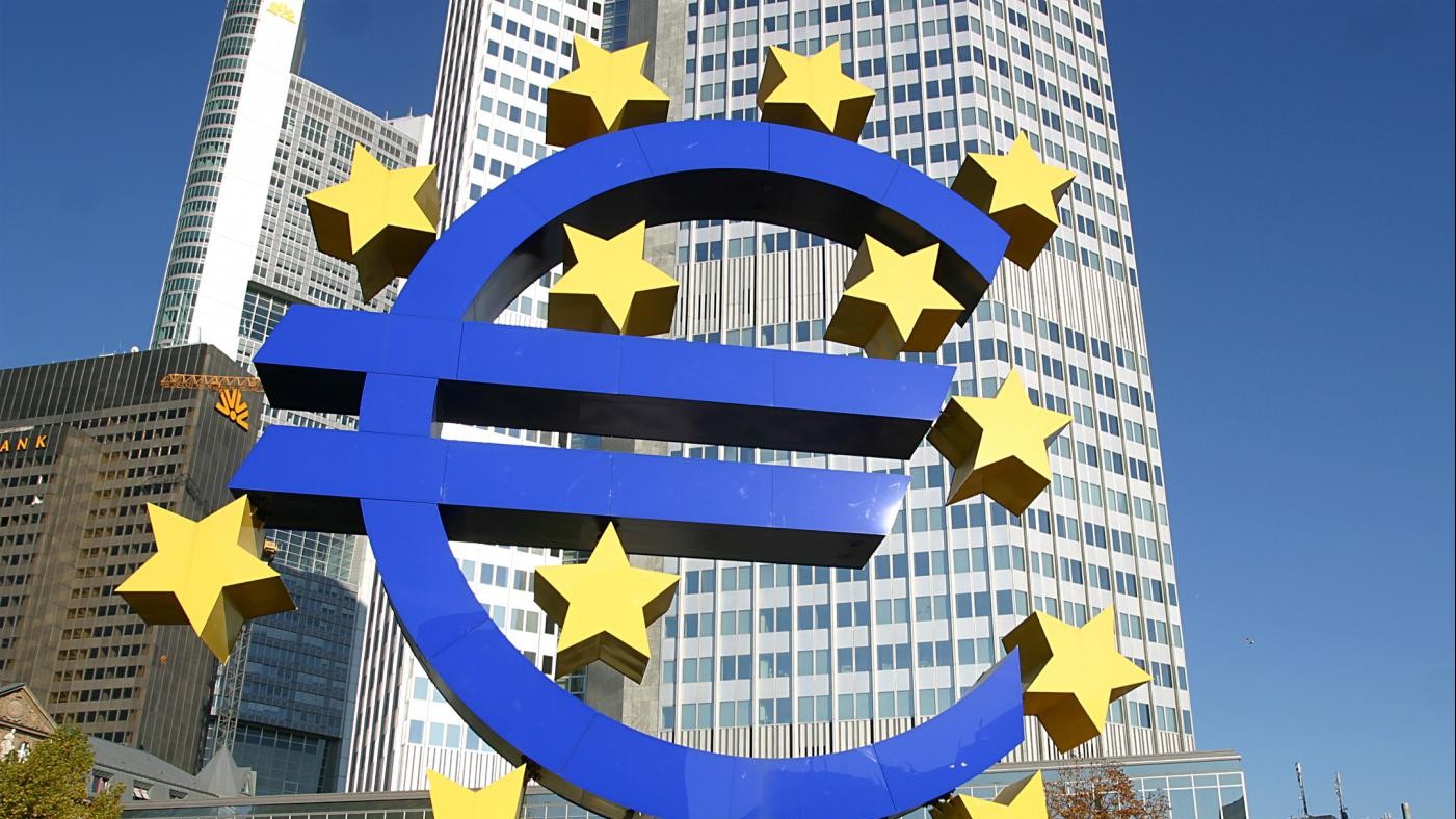 Bce: Elevati rischi per debito eurozona, pesa incertezza politica