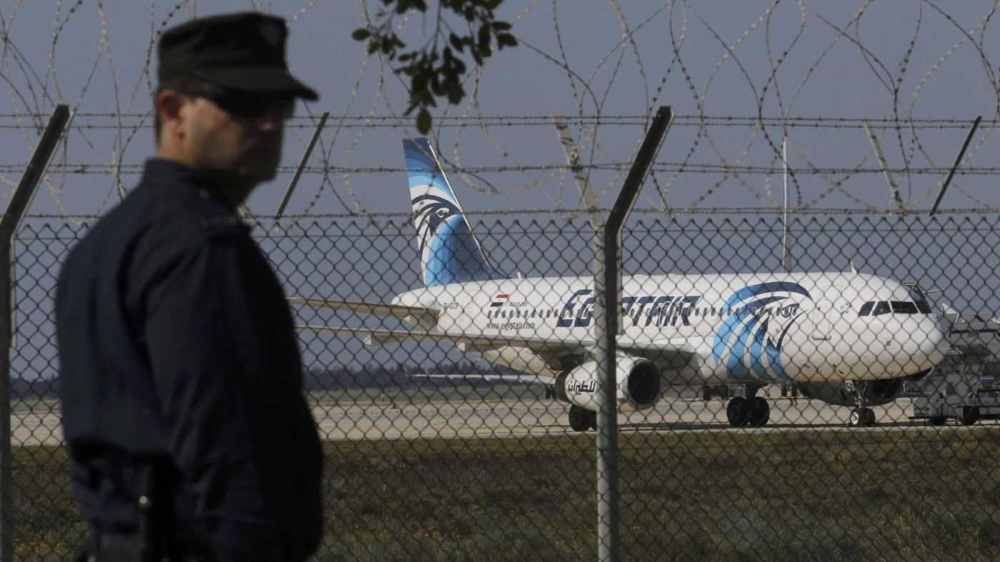 L’aereo Egypt Air A320 dirottato su Cipro