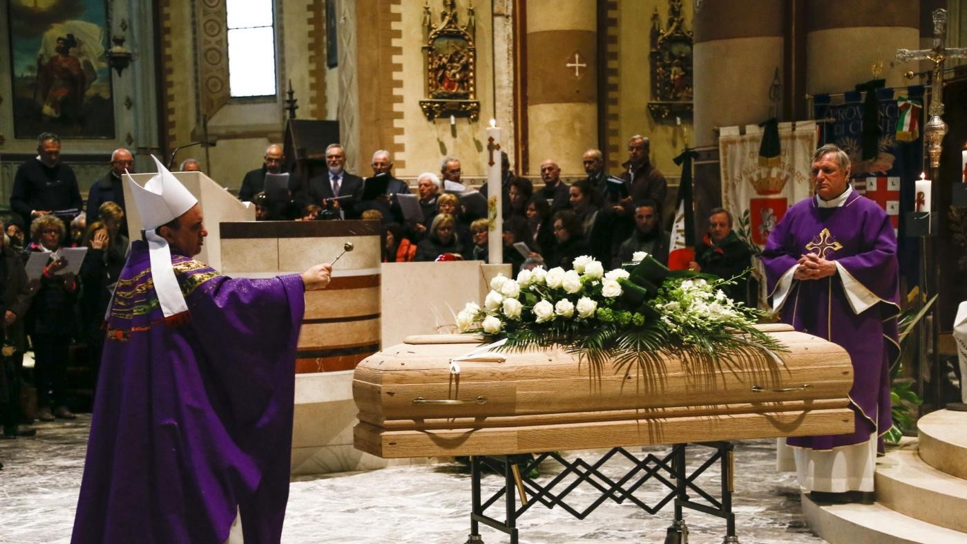 I funerali del cantautore Gianmaria Testa nel duomo di Alba