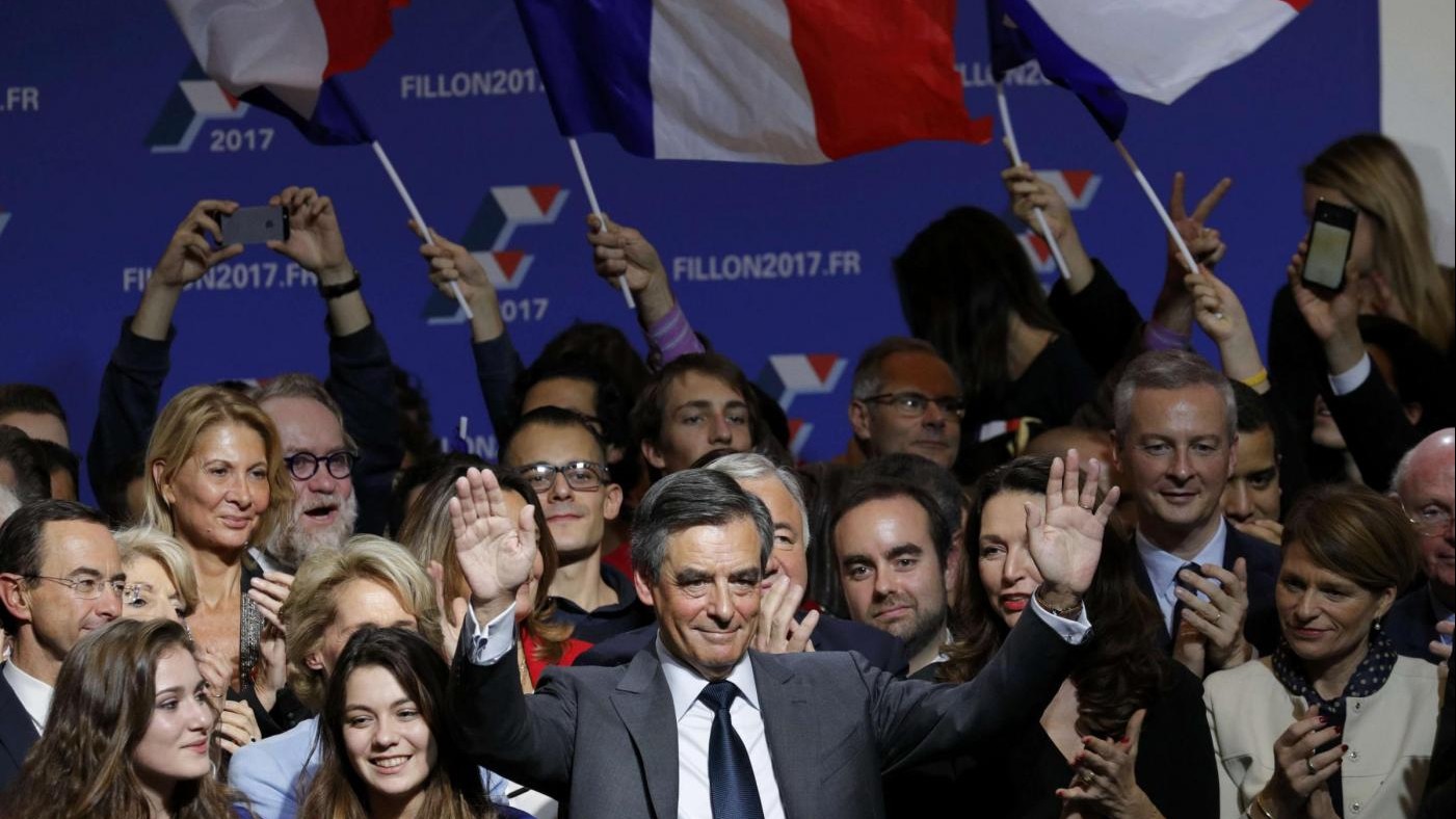 Francia, Fillon batte Juppé: correrà per l’Eliseo