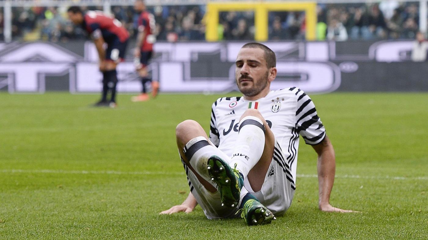Juve, Bonucci fuori due mesi. Stop indefinito per Dani Alves