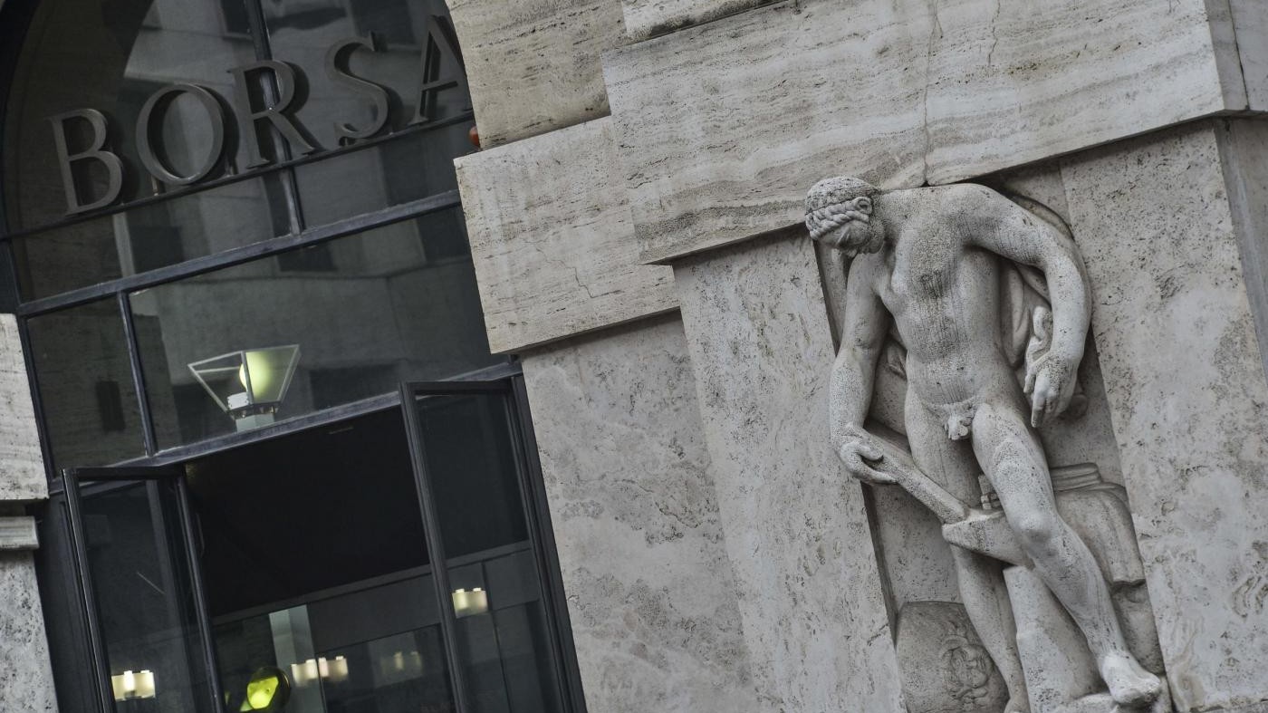 Effetto referendum sulla Borsa, Milano in calo: giù le banche