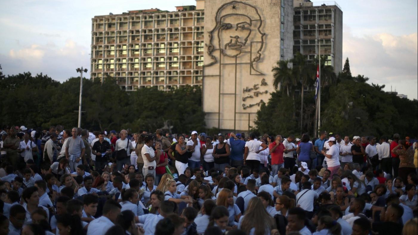 L’addio dell’Avana a Fidel, in plaza Revolucion da Tsipras a Morales