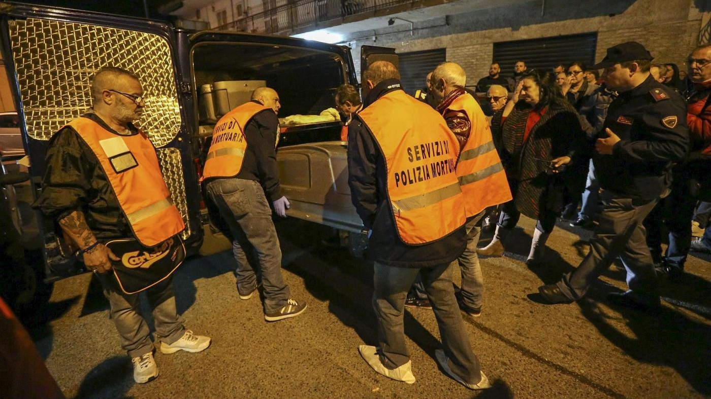 Napoli, uomo uccide il proprio figlio strangolandolo