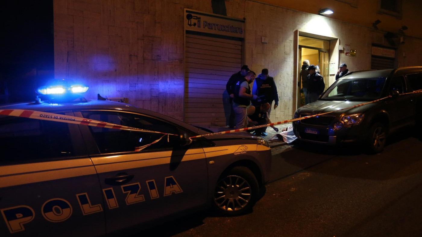 Napoli, uccide moglie e figlio di 3 anni e poi si impicca