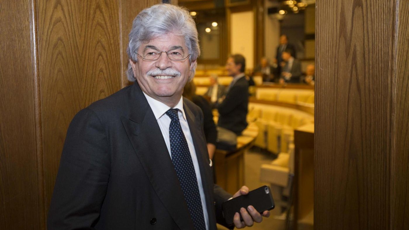 Referendum, Razzi: Felice vittoria No, a Renzi consiglio sauna per relax