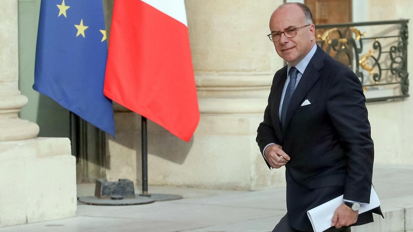 Francia, Cazeneuve nuovo primo ministro dopo dimissioni di Valls