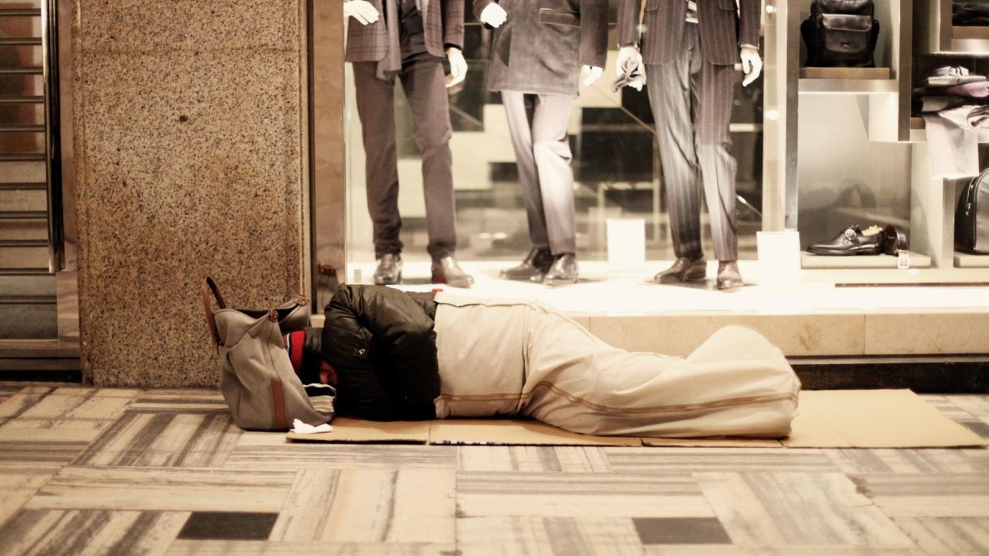 Istat, il 28,7% dei residenti in Italia è a rischio povertà