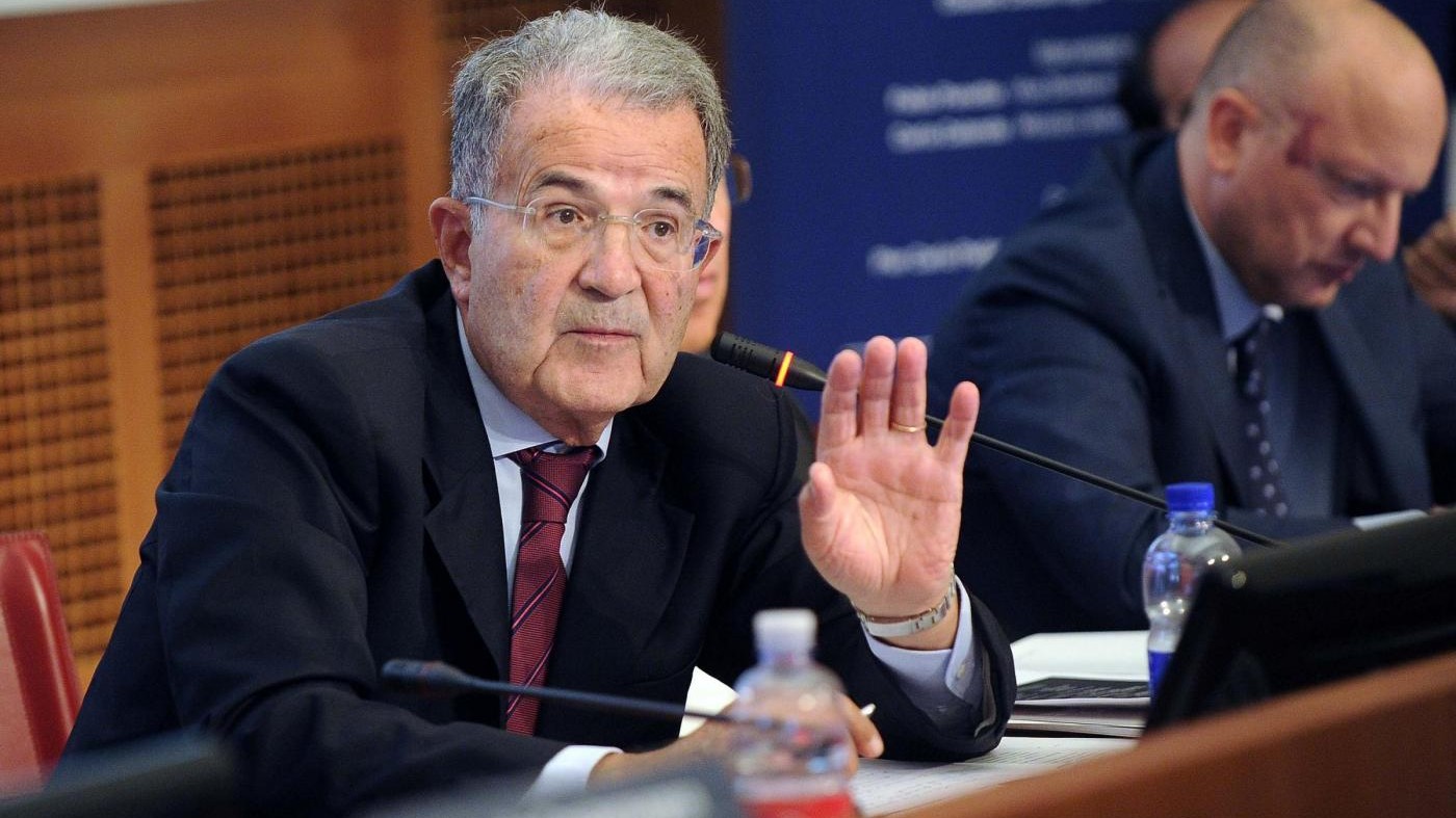Prodi si sfila: Parroco non torni in parrocchia neanche per confessare
