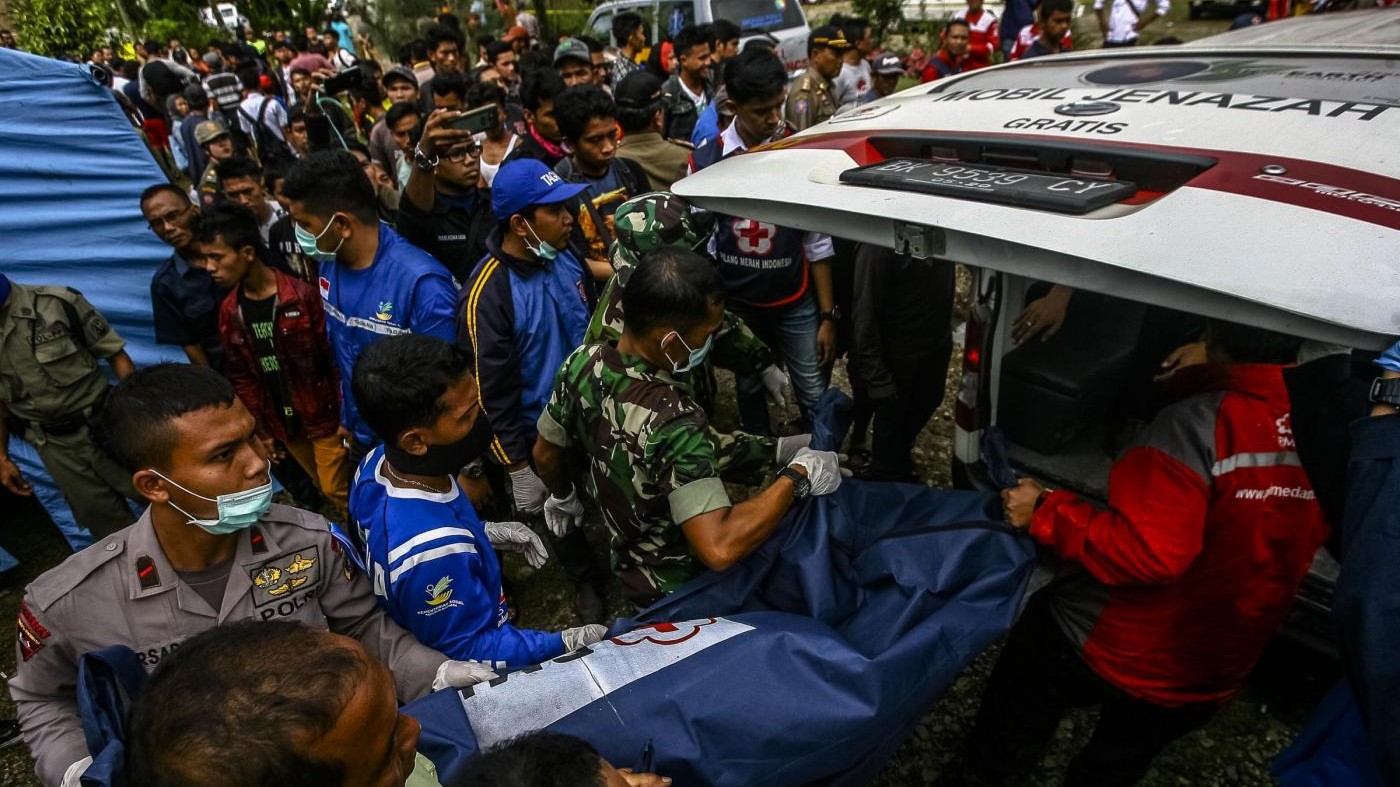 Indonesia, sisma di magnitudo 6.4 a Sumatra: 97 morti, 500 feriti