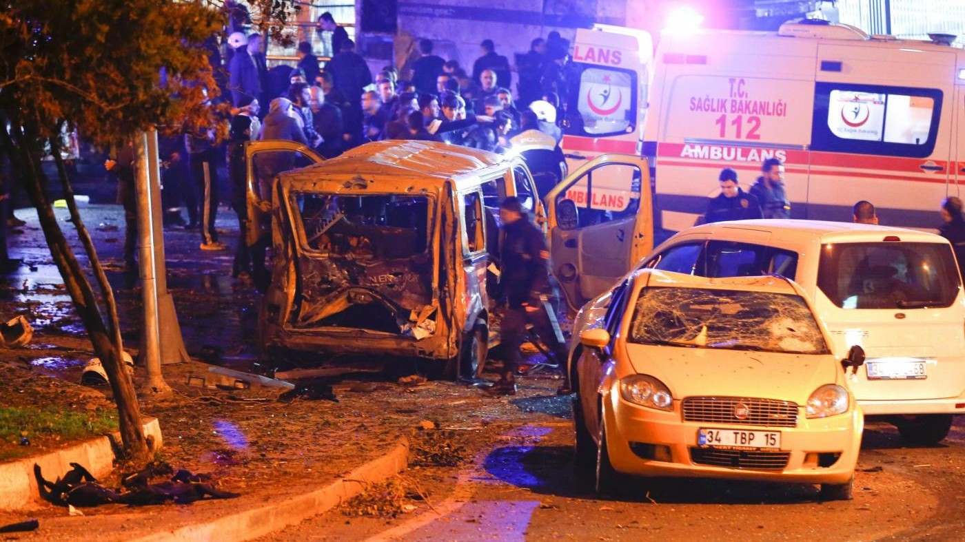 Turchia, 38 morti e 155 feriti in doppio attentato a Istanbul