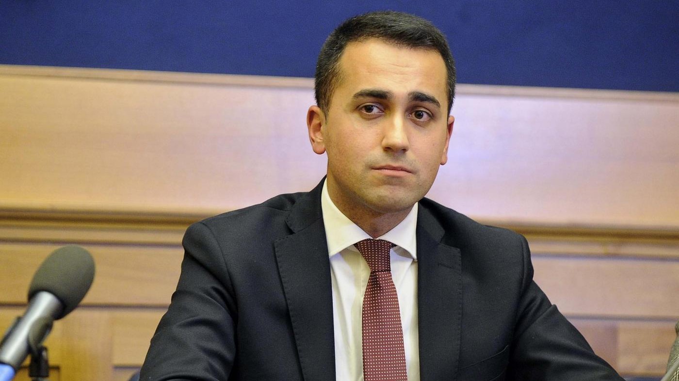 M5S: Governo illegittimo, non staremo a guardare