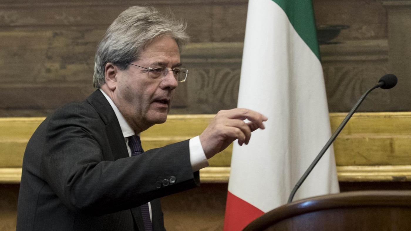 Gentiloni arrivato al Quirinale per sciogliere le riserve. Verdini e Zanetti: No a fiducia