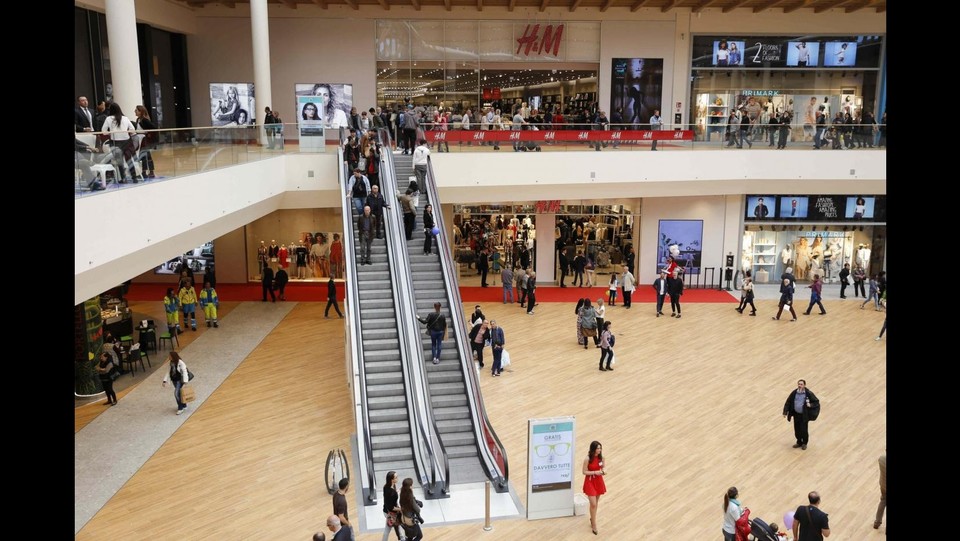 Arese, apre al pubblico il centro commerciale più grande d'Italia