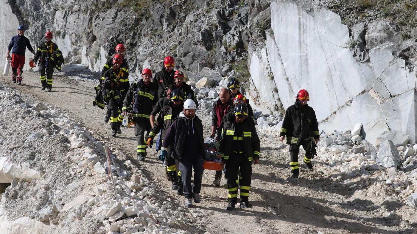 FOTO Carrara, crollo in cava: ritrovati corpi dei due dispersi