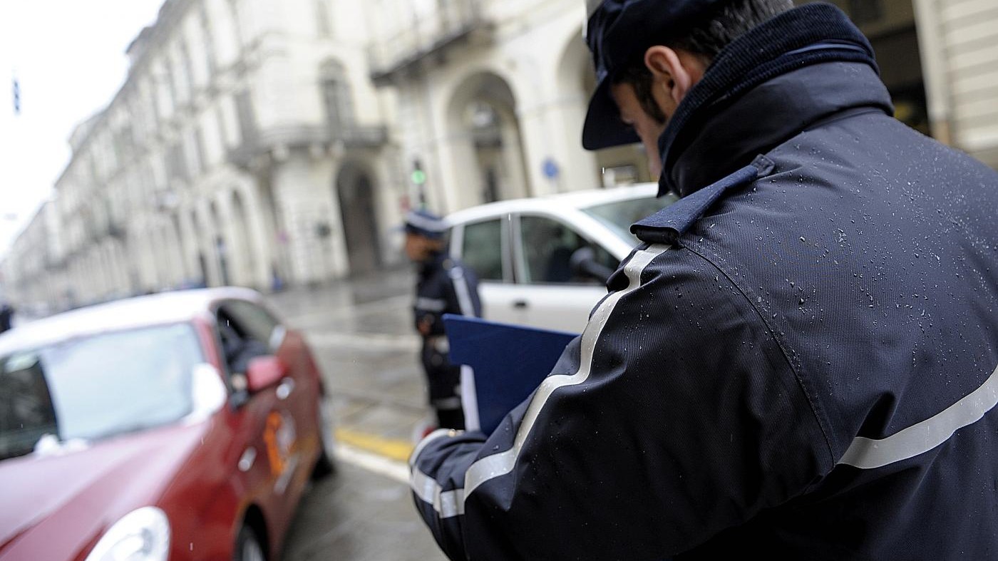 Torino, smog livello giallo: domani divieto circolazione Diesel euro 3