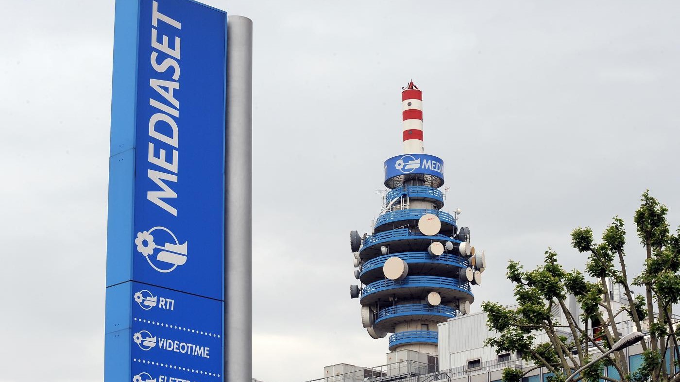 Mediaset, Vivendi sale al 12,3%. Ma Fininvest denuncia i francesi