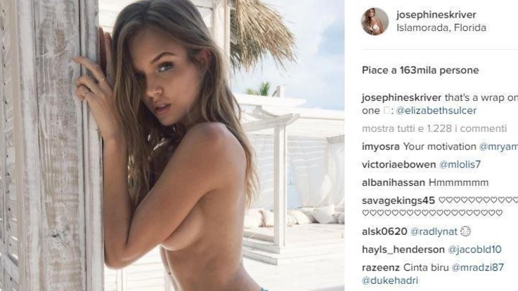 L'angelo Josephine Skriver in topless su Instagram FOTO
