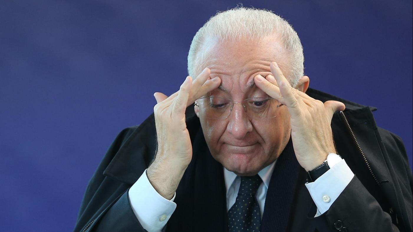 Referendum, De Luca e l’invito ai sindaci: Prometti frittura di pesce
