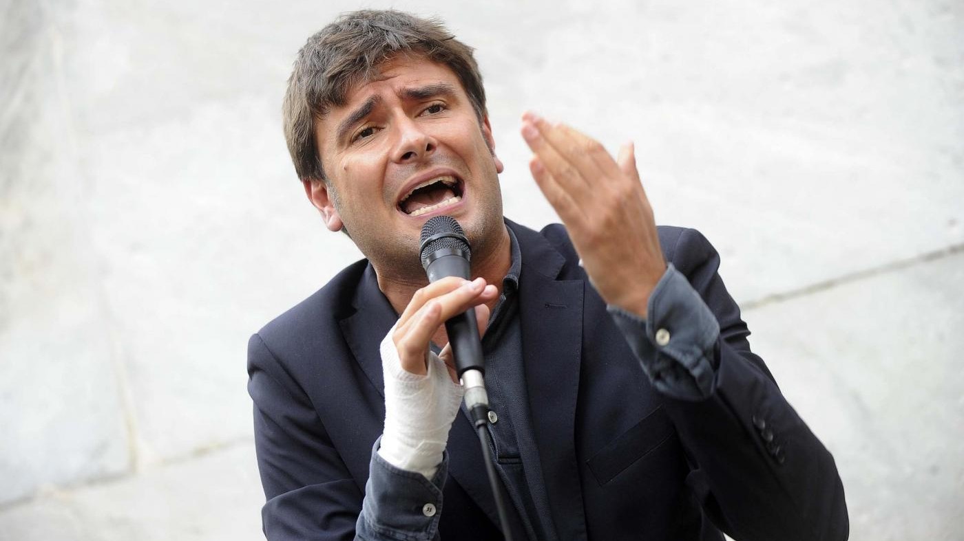 Di Battista a ‘denigratori’ M5S: Restate del Pd ma aprite gli occhi