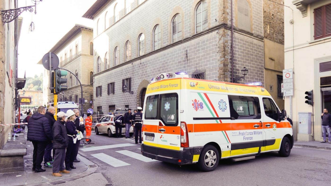 Firenze, auto travolge bici e pedoni: grave bimbo di 20 mesi