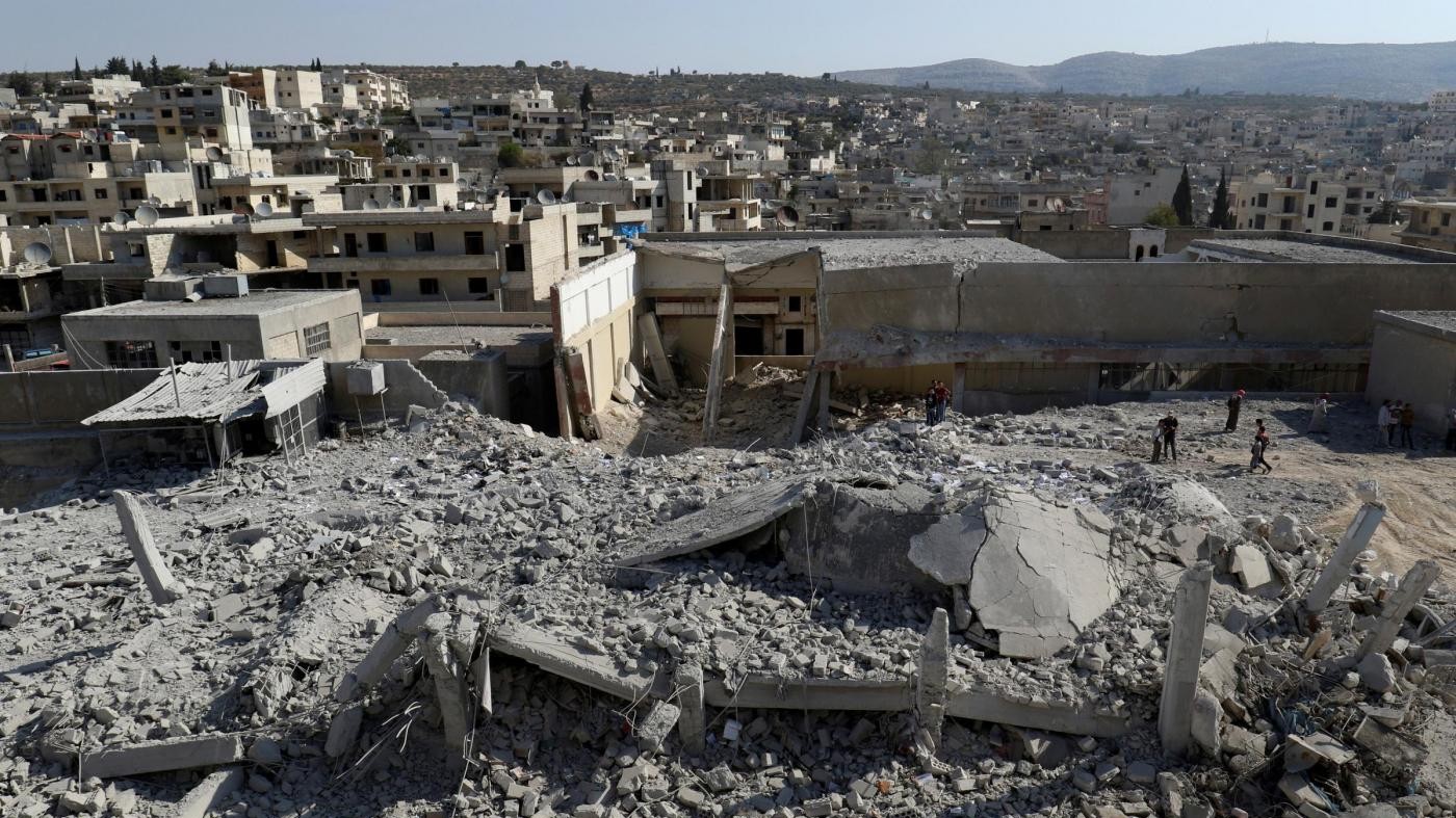 Siria, raid in Idlib: 20 morti, 10 sono bimbi. Mosca: Non c’entriamo
