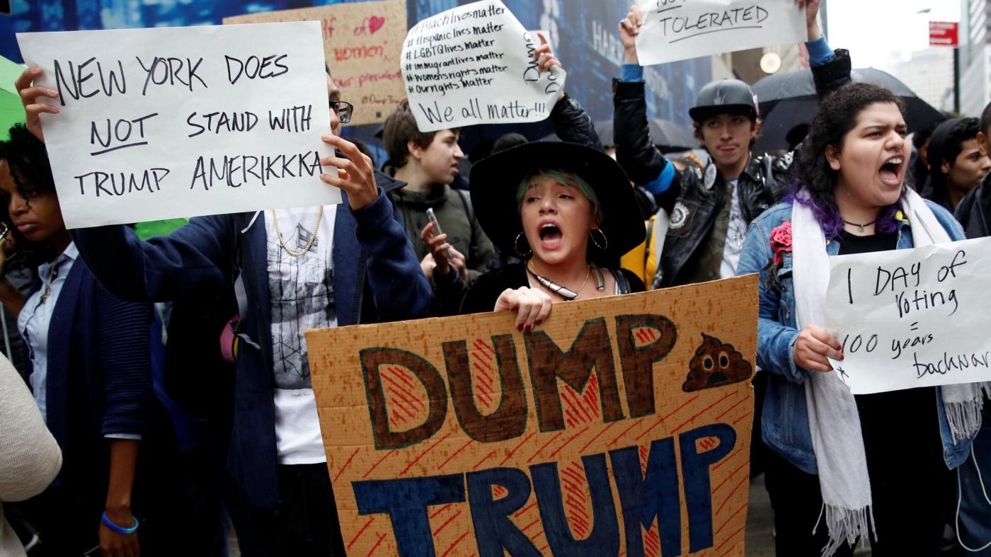 Usa 2016, proteste anti-Trump da New York a Oakland: 30 arresti
