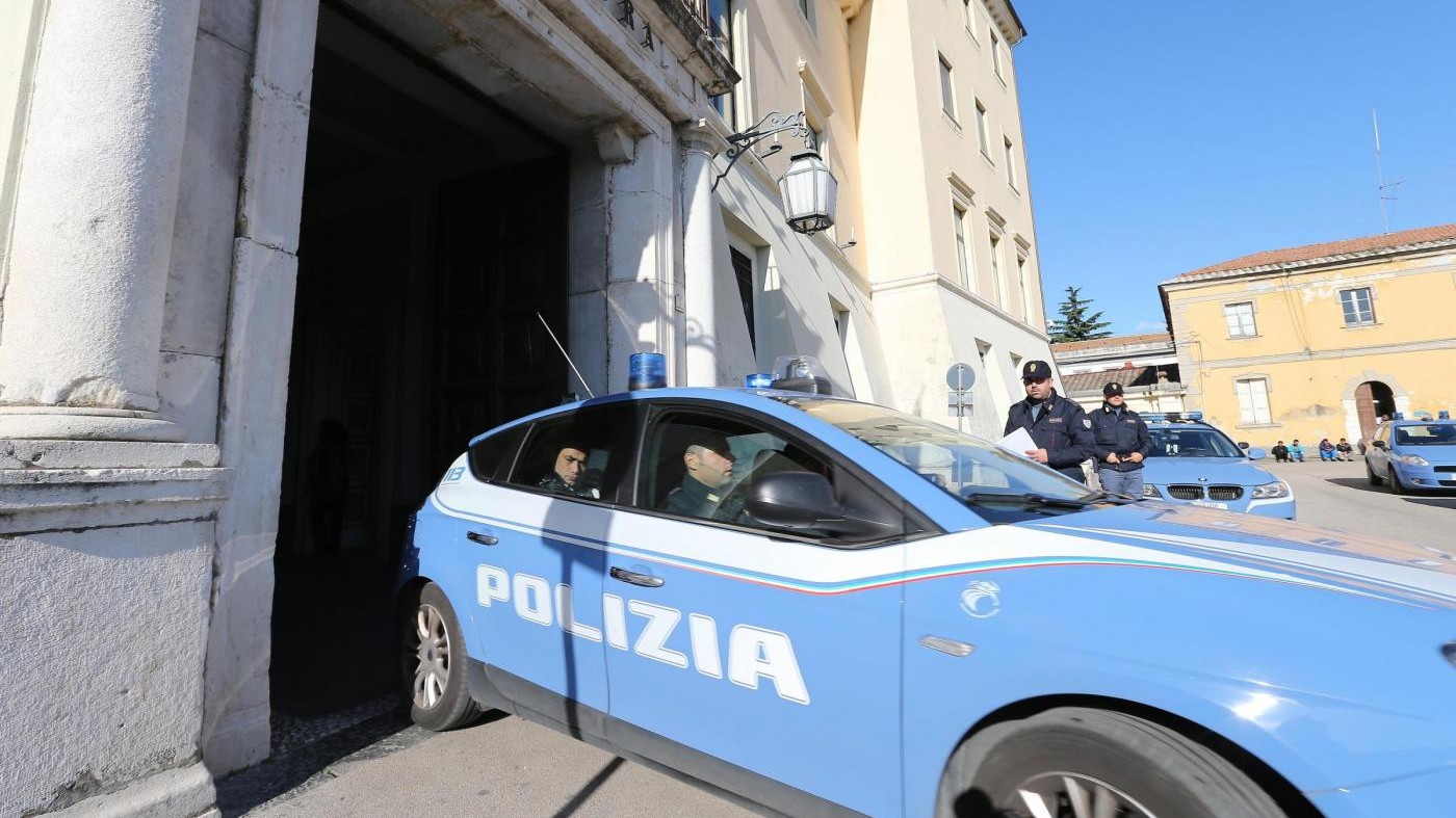 Roma, abusi sessuali su figlia per sei anni: arrestato 42enne