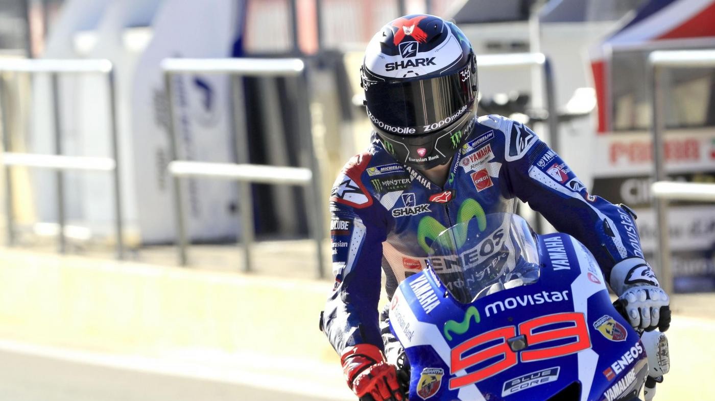 MotoGp, Valencia: Lorenzo in pole davanti a Marquez, 3° Rossi